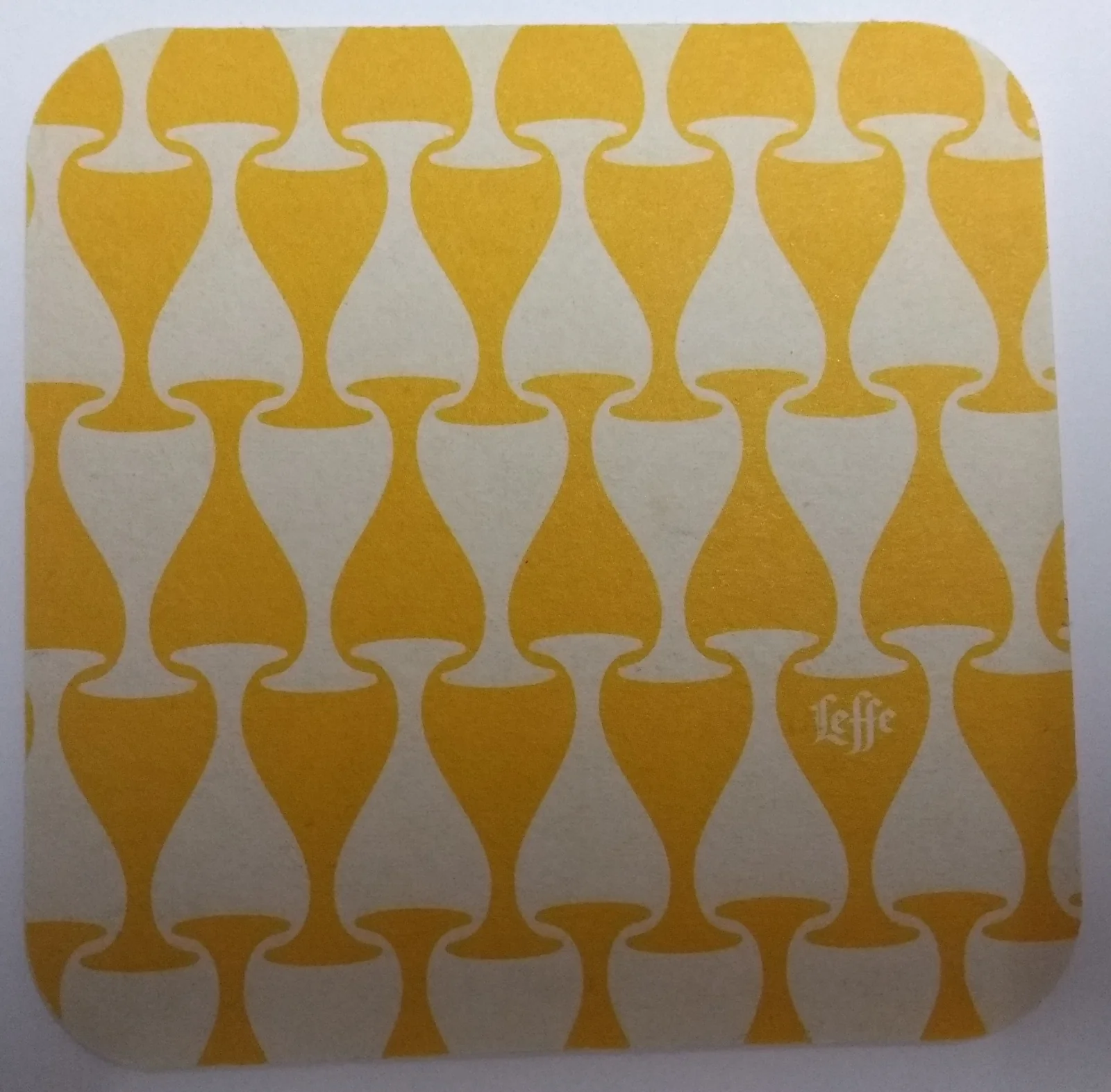 Reverso de LEFFE #8
